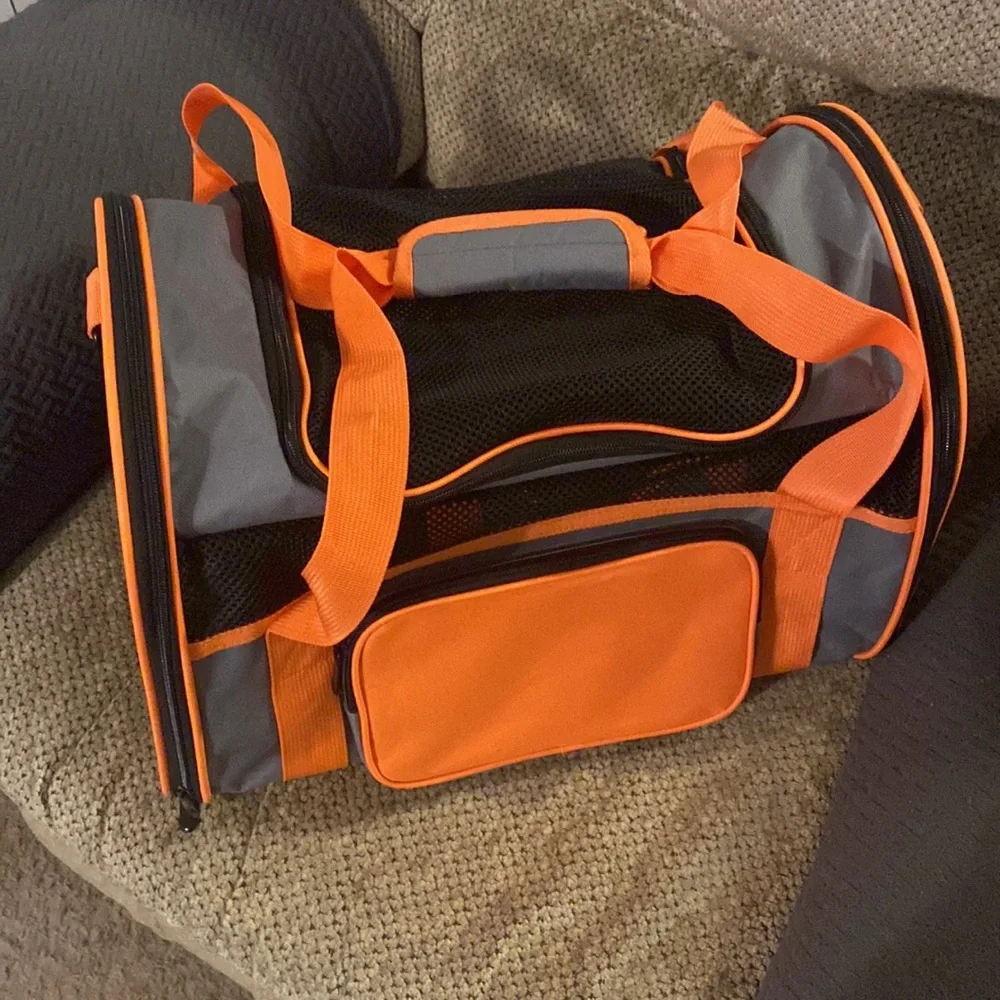 Pet carrier